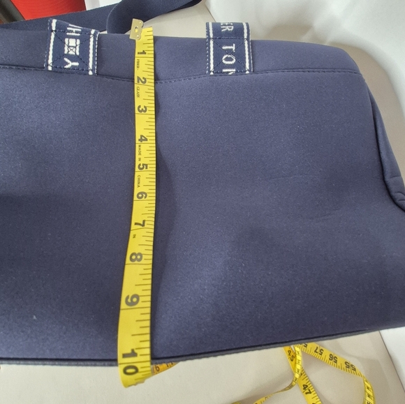 Tommy Hilfiger Navy Neoprene Tote Bag / Weekender Bag Adjustable Crossbody Strap - Picture 16 of 16